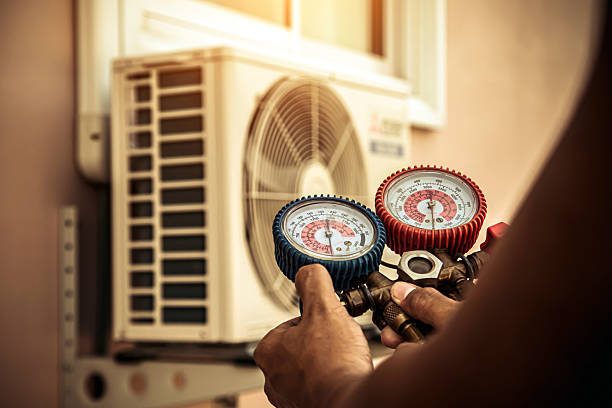 Professional Ductwork Repair technician working in Crowley, TX